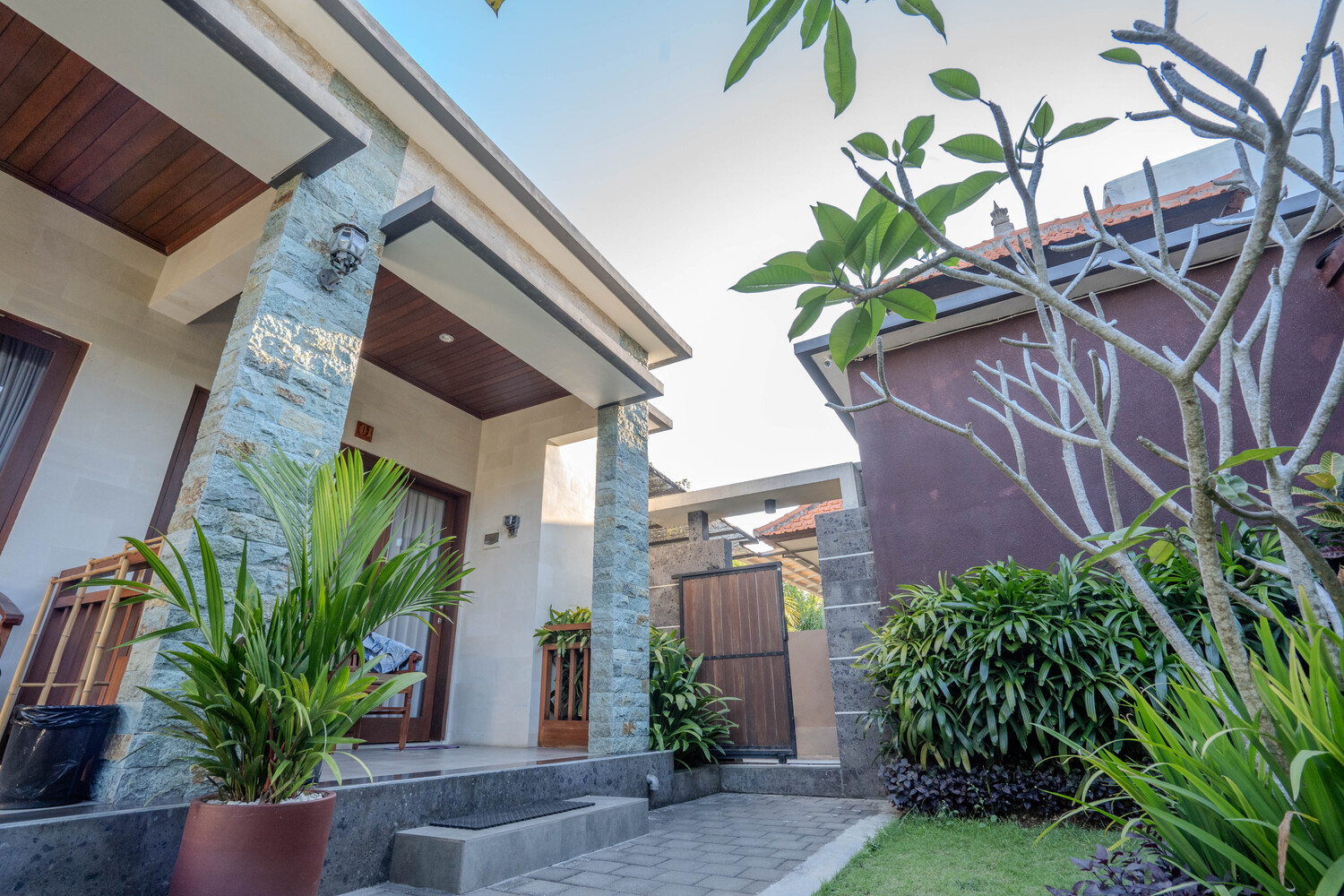 zaara-guesthouse-uluwatu1.jpg